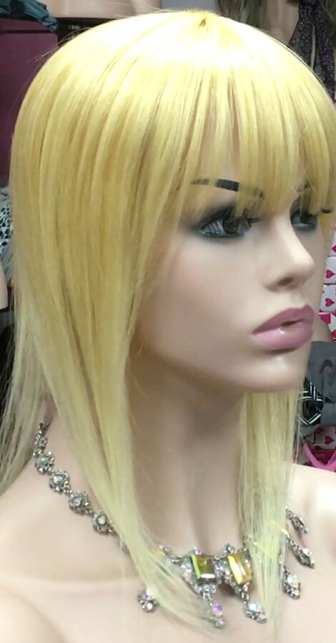 Voluminador cabello natural BELINDA FLECO CORTO color 613 confeccion. a maquina