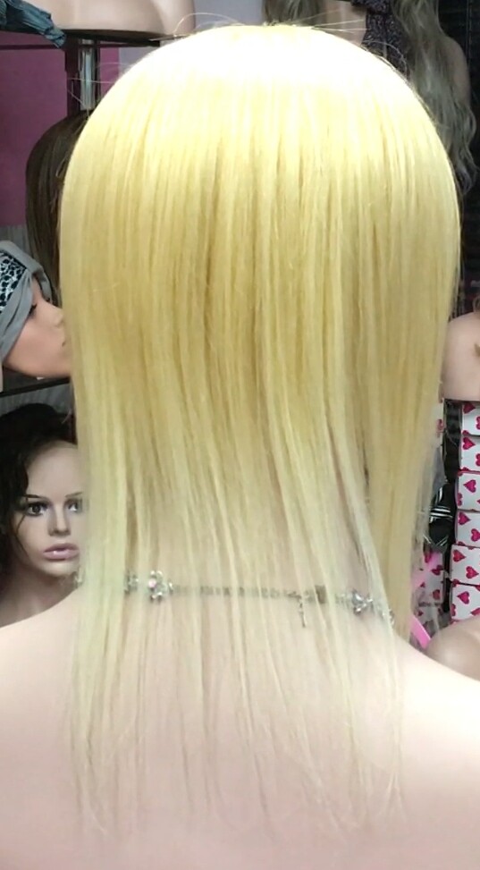 Voluminador cabello natural BELINDA FLECO CORTO color 613 confeccion. a maquina