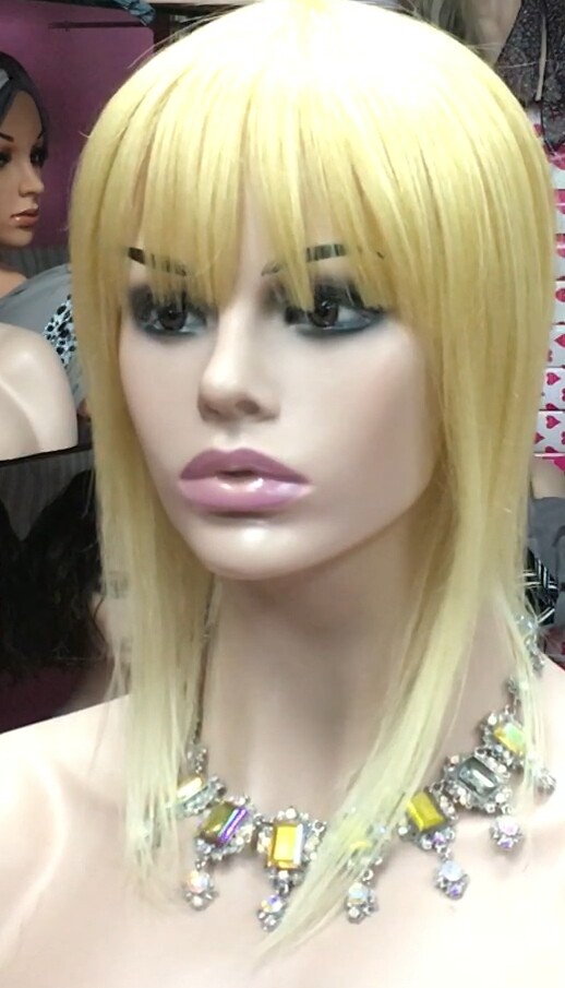 Voluminador cabello natural BELINDA FLECO CORTO color 613 confeccion. a maquina