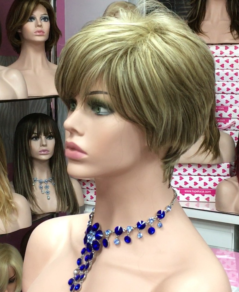 Peluca corta SANDRINE color 24H9H613 Star-10 Colgeno