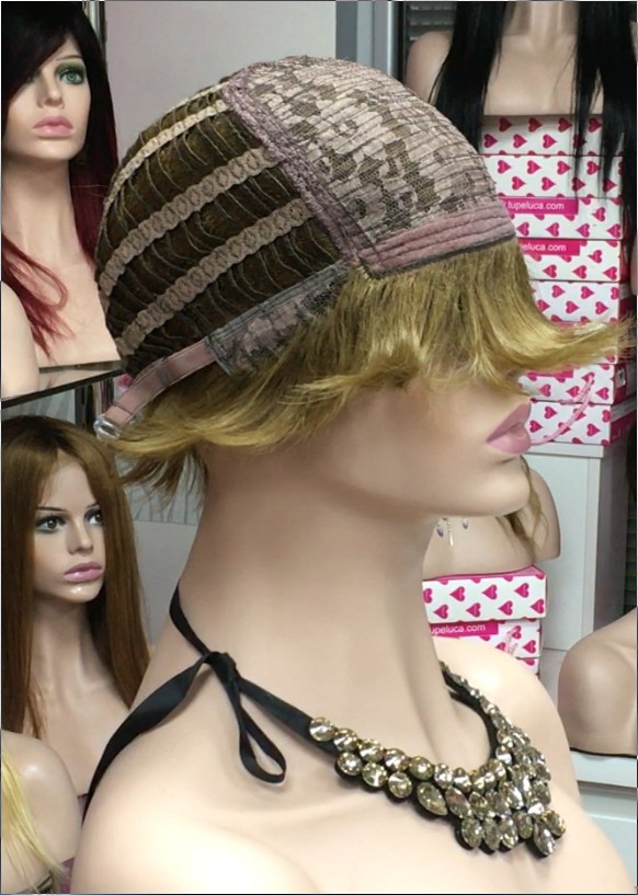 Peluca corta SANDRINE color 14 Star-10 Colgeno