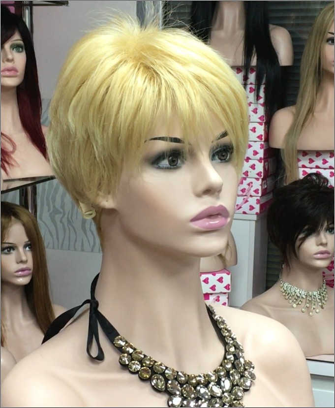 Peluca corta SANDRINE color 19T613 Star-10 Colgeno