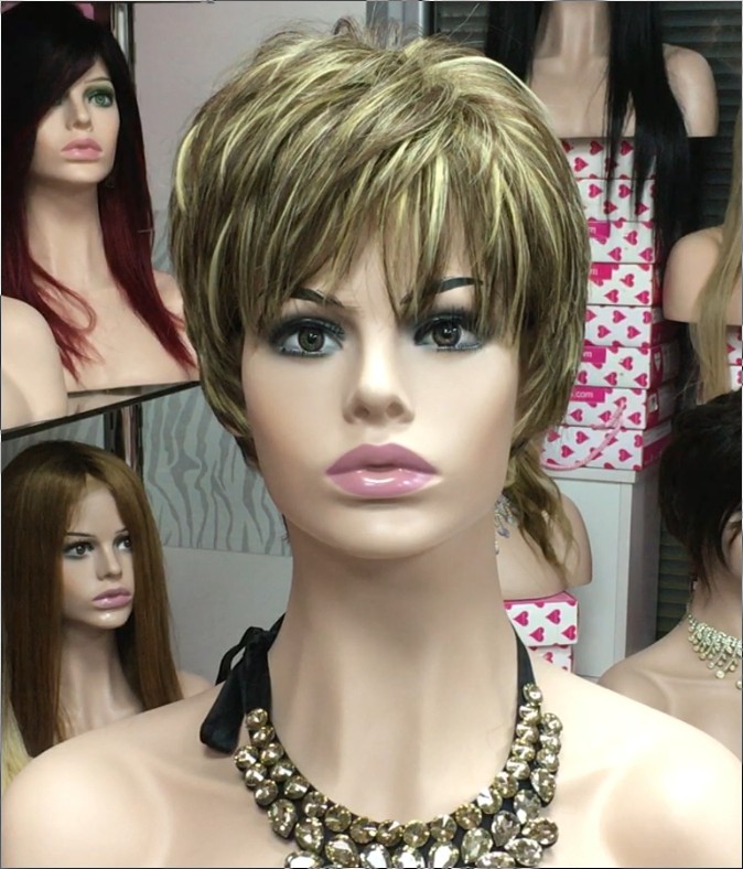 Peluca corta SANDRINE color 10H24bH31 Star-10 Colgeno