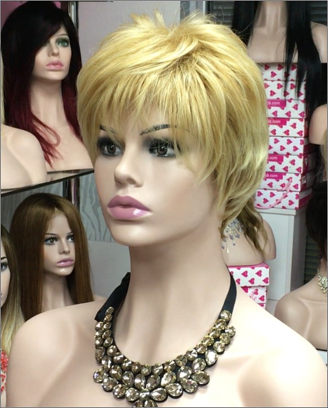 Peluca corta SANDRINE color 27T613 Star-10 Colgeno