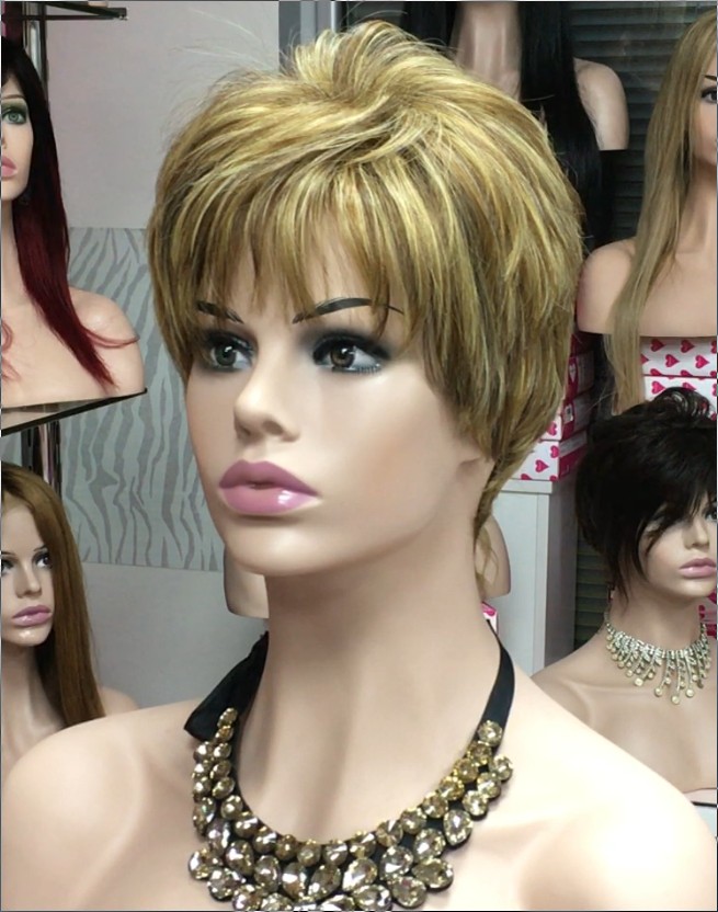 Peluca corta SANDRINE color 31H15H24b Star-10 Colgeno
