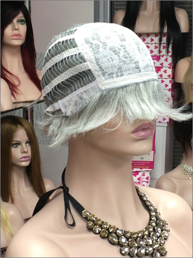 Peluca corta SANDRINE color 51 Star-10 Colgeno