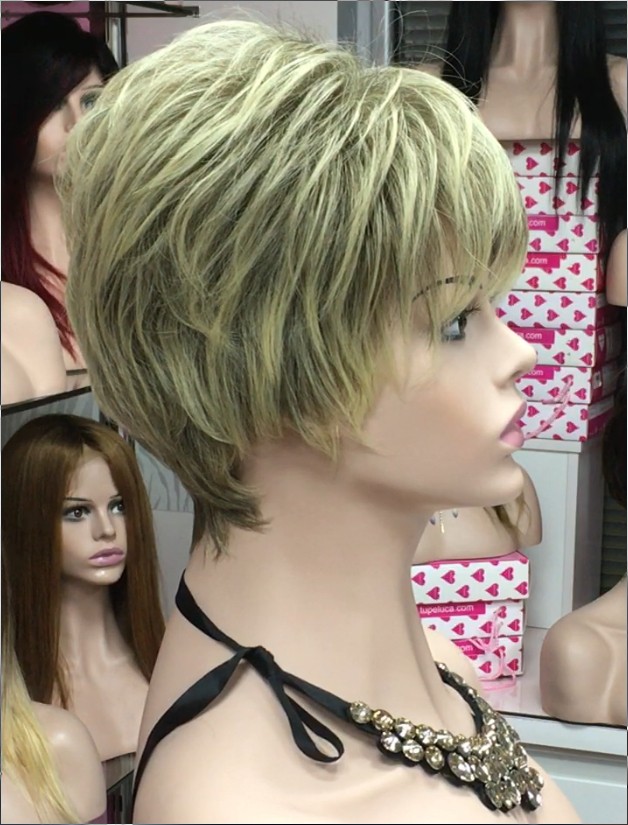 Peluca corta SANDRINE color 8T613 Star-10 Colgeno