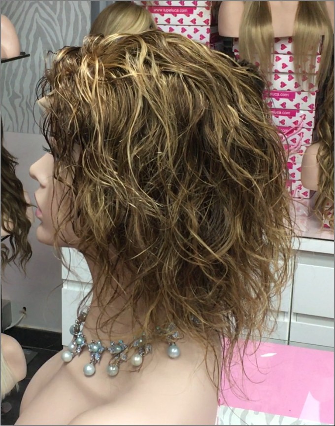 Peluca rizada natural KRISTEL color 4H27 Frontal de Tul