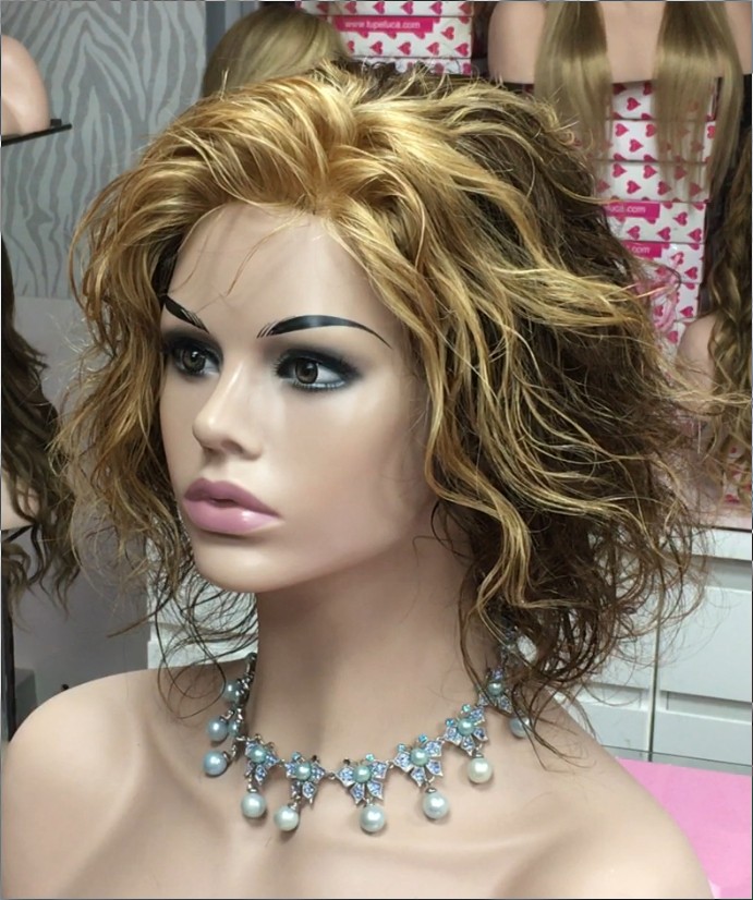 Peluca rizada natural KRISTEL color 5F27 Frontal de Tul