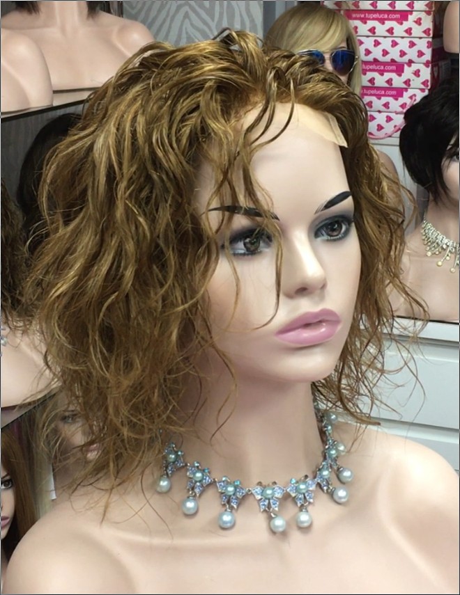 Peluca rizada natural KRISTEL color 8 Frontal de Tul