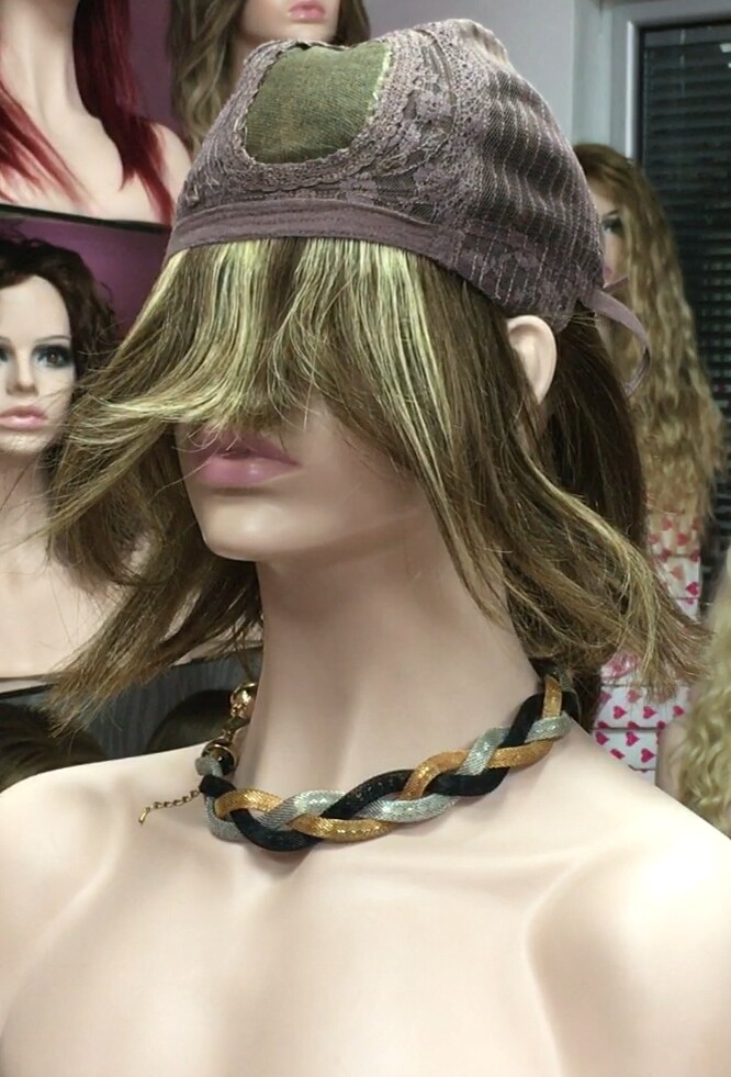 Peluca natural MARTINA color 5H8h613H5 RAYA de tul transparente efecto piel