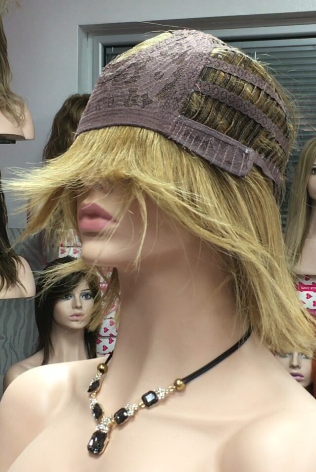 Peluca natural MARTINA color 8H613/27 Raya de tul transparente efecto piel