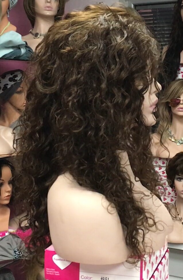 Peluca de cabello rizado natural ADELAIDE color 5 confecc a maquina
