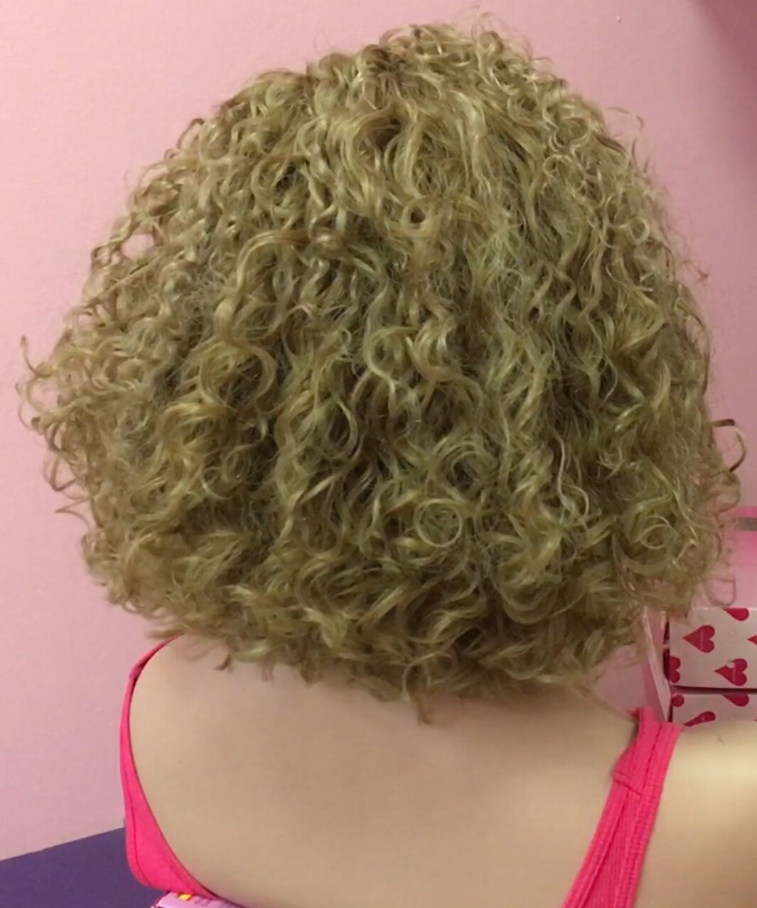 Peluca rizada cabello natural NINONA DIFUSOR color 18 RAYA TUL