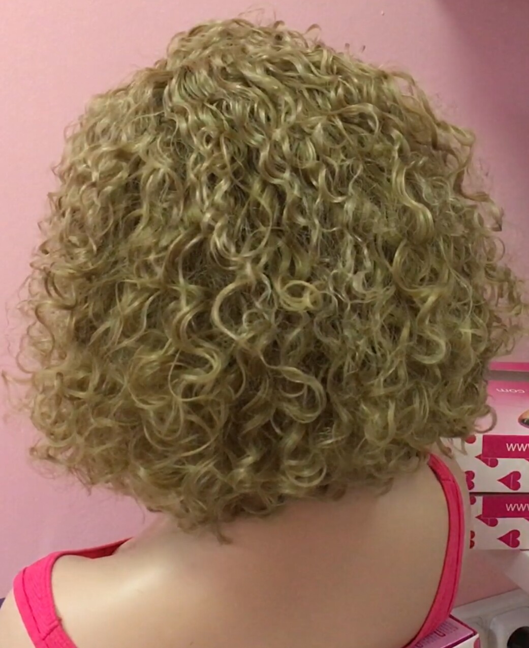 Peluca rizada cabello natural NINONA DIFUSOR color 18 RAYA TUL