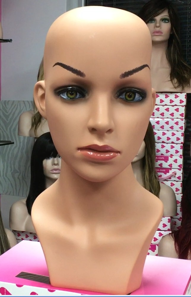 Maniqui mini modelo SAMI ojos verdes