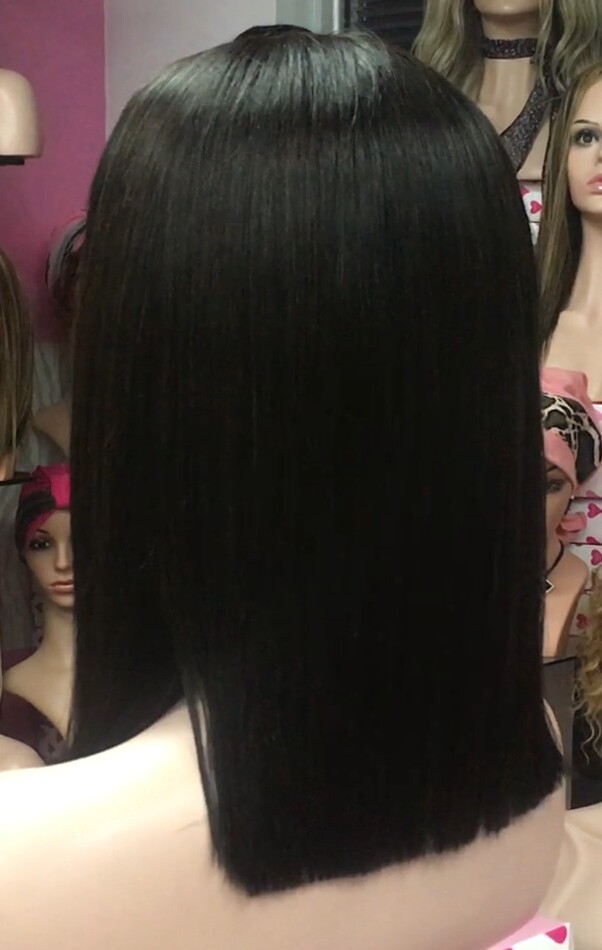 Peluca natural MELANY color 1B raya de tul
