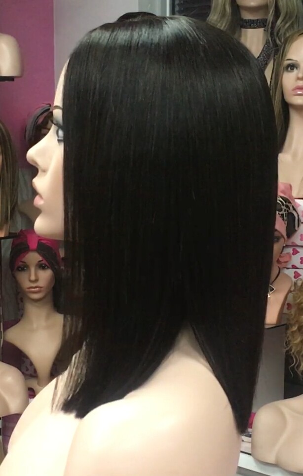 Peluca natural MELANY color 1B raya de tul