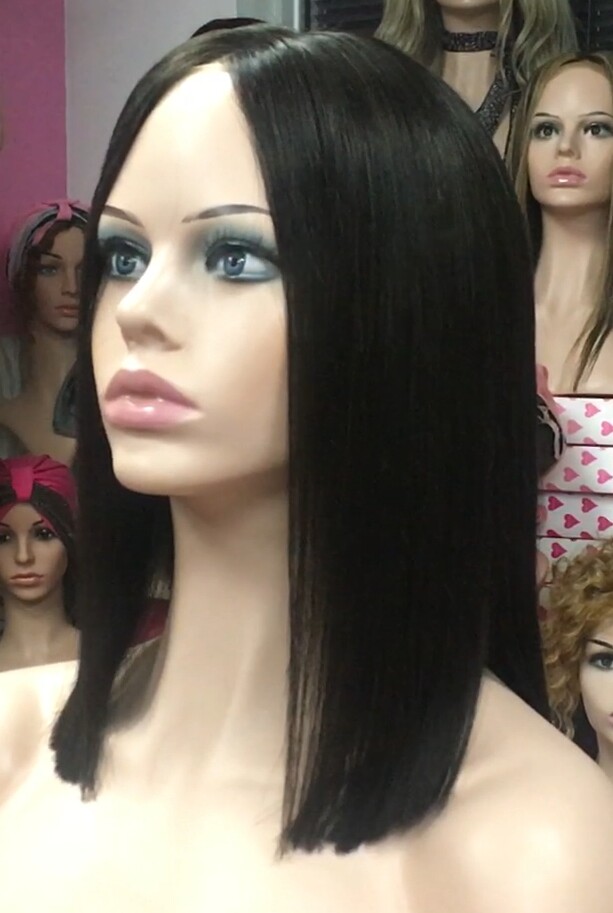 Peluca natural MELANY color 1B raya de tul