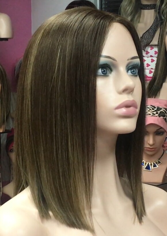 Peluca natural MELANY color 5R27H5 raya de tul