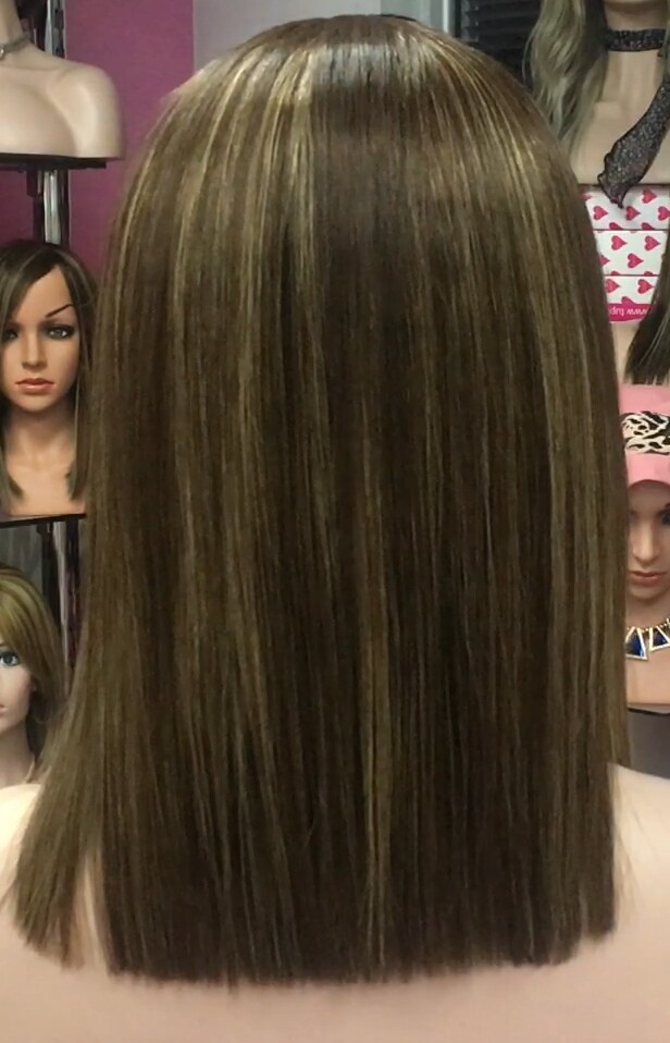 Peluca natural MELANY color 5R27H5 raya de tul