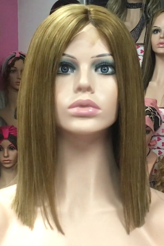 Peluca mediana cabello natural MELANY color 5R8 raya de tul transparente efecto piel