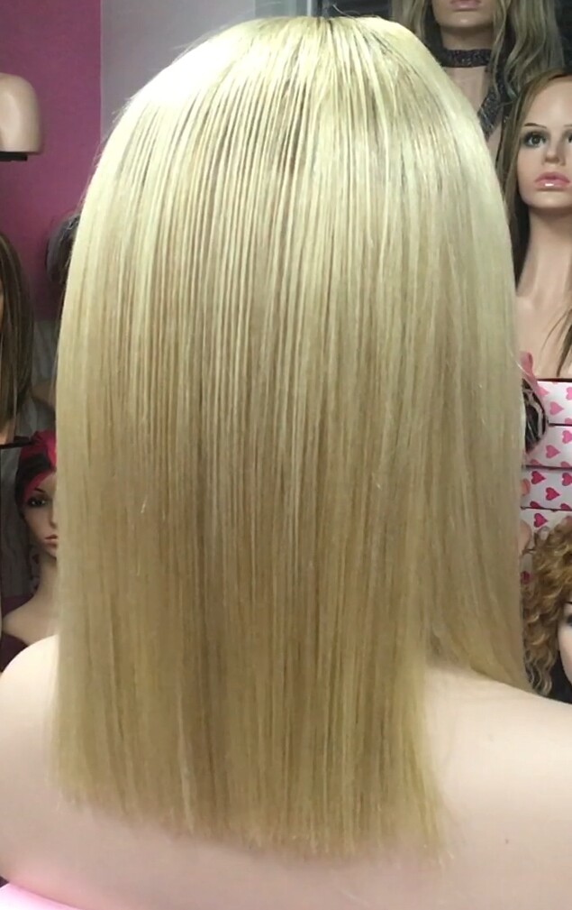 Peluca mediana cabello natural MELANY color 6R613 inyeccion de tul transparente efecto piel