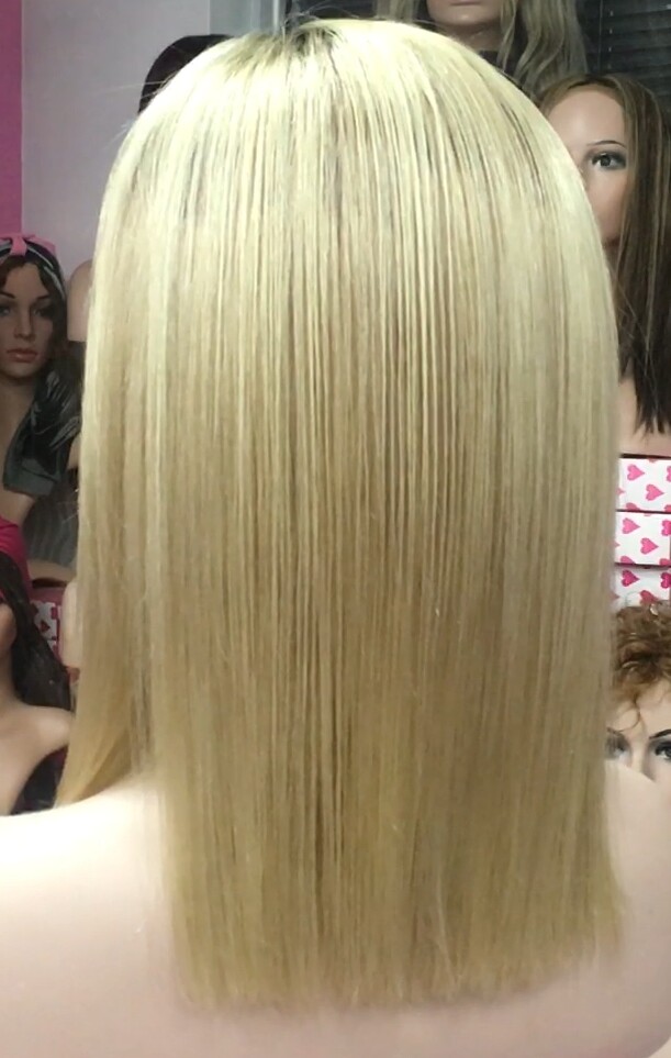 Peluca mediana cabello natural MELANY color 6R613 inyeccion de tul transparente efecto piel