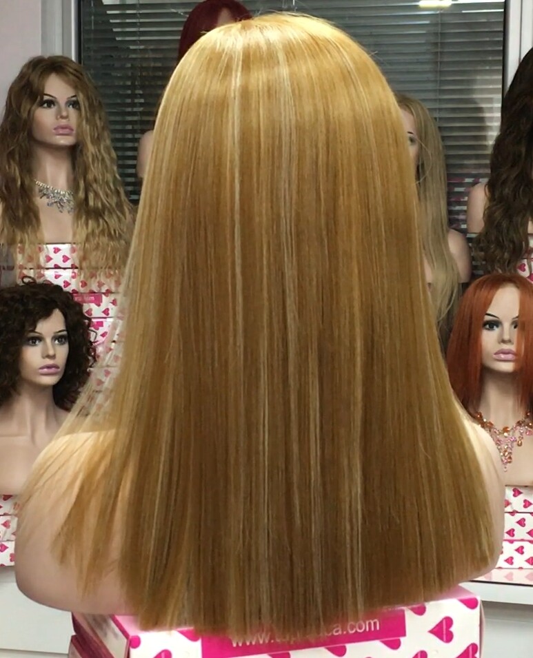 Peluca lace front LISI color 26h1025 Star10.Colageno