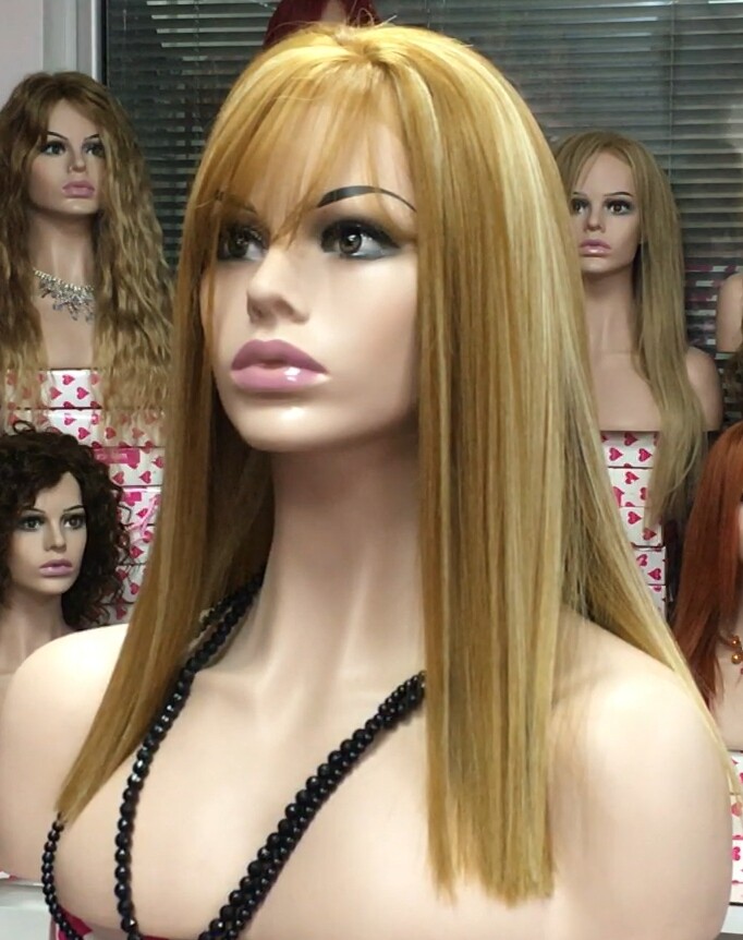 Peluca lace front LISI color 26h1025 Star10.Colageno