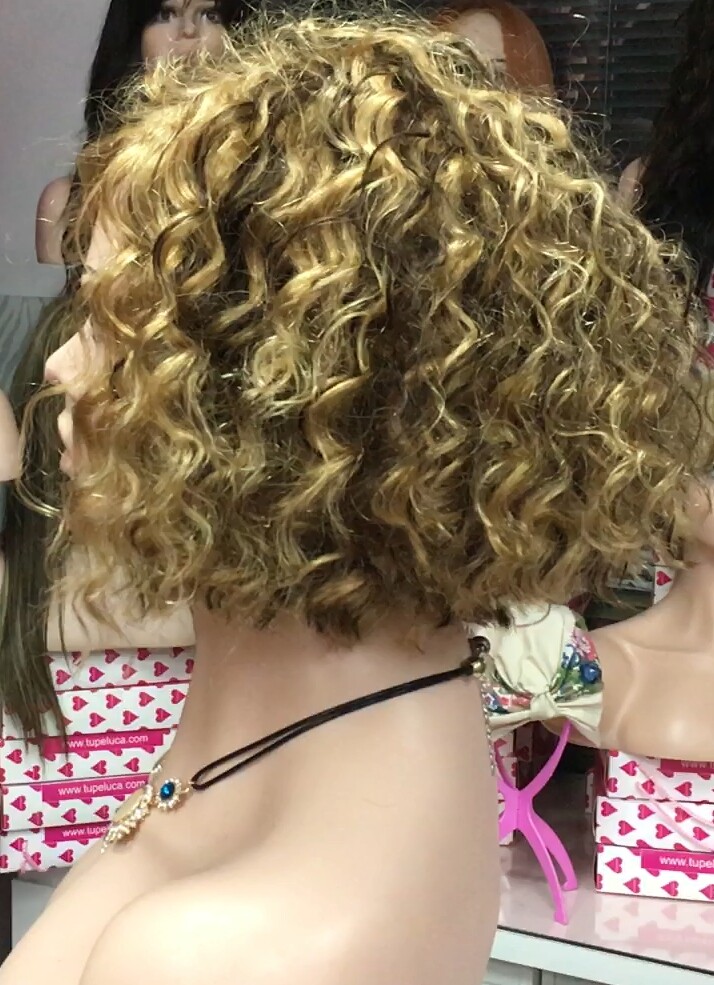 Peluca rizada cabello natural NEUS color 27H4H27  maquina