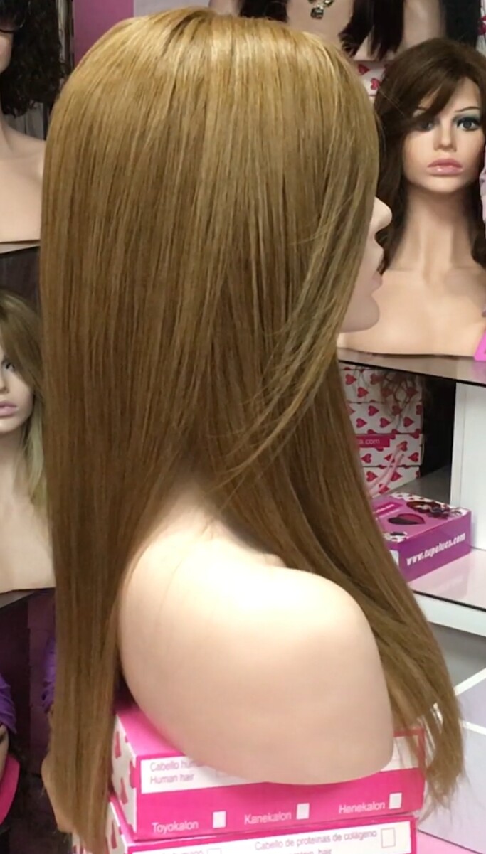 Peluca natural INMACULADA fleco largo color 8 RAYA de TUL transparente efecto piel