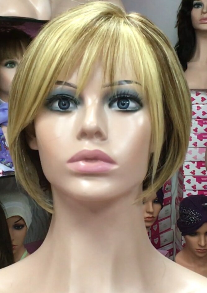 Peluca de pelo natural MARISOL color 6h18/613b raya tul