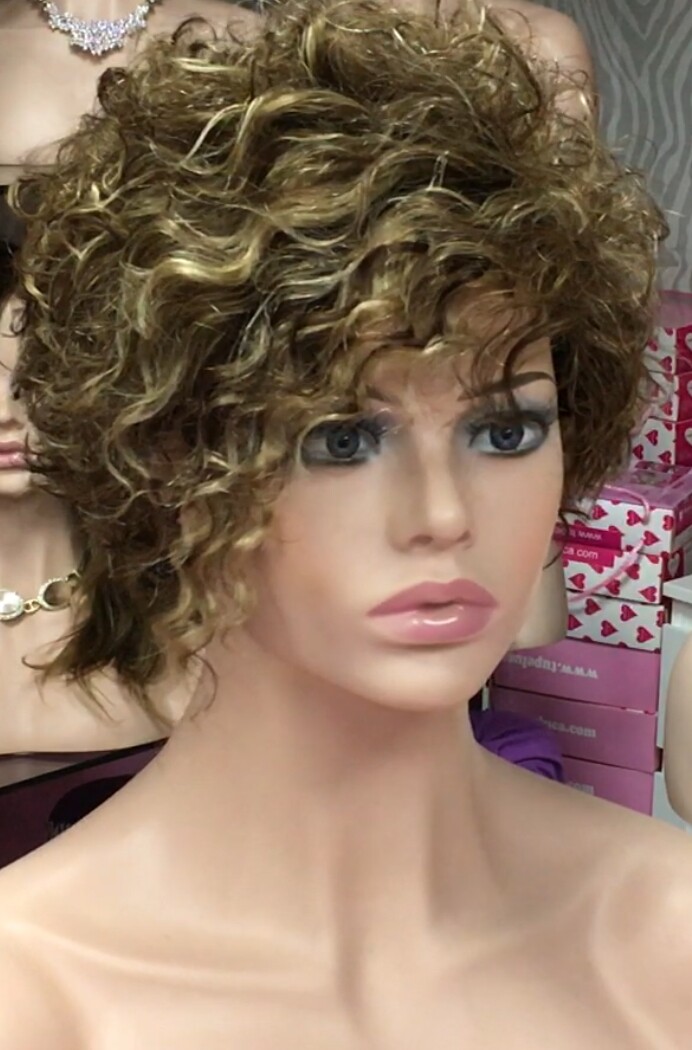 Peluca natural rizada Pia color 5h8H613h5 confecc. maquina