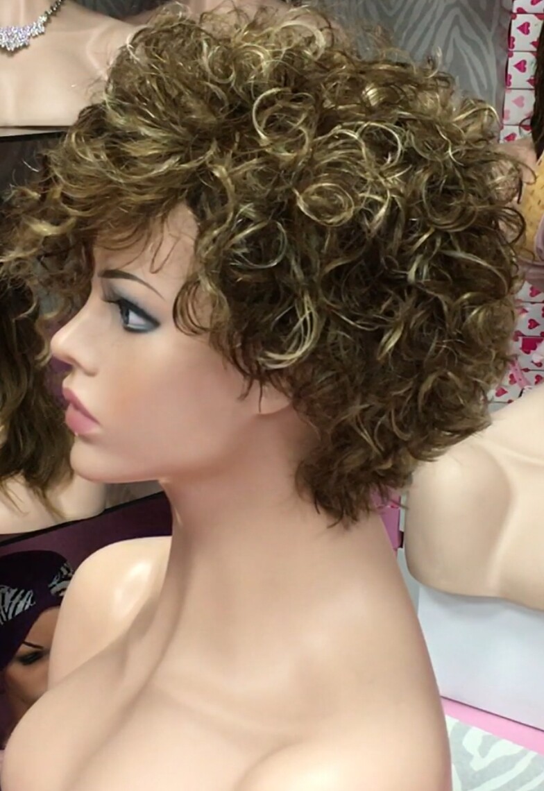 Peluca natural rizada Pia color 5h8H613h5 confecc. maquina