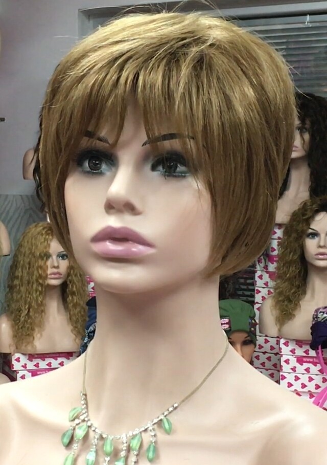 Peluca cabello natural BECK color 8 confeccionada a maquina