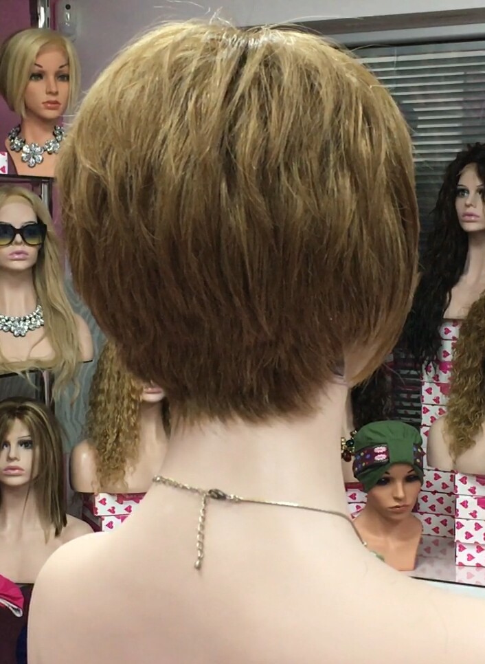 Peluca cabello natural BECK color 8 confeccionada a maquina