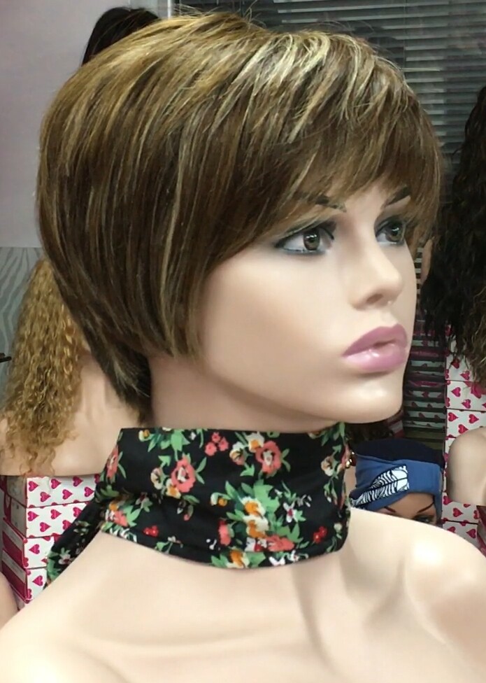 Peluca cabello natural BECK color 5h8h613h5 .confeccionada a maquina