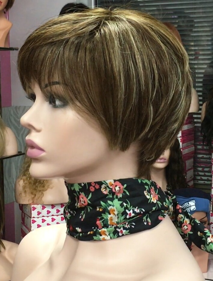 Peluca cabello natural BECK color 5h8h613h5 .confeccionada a maquina