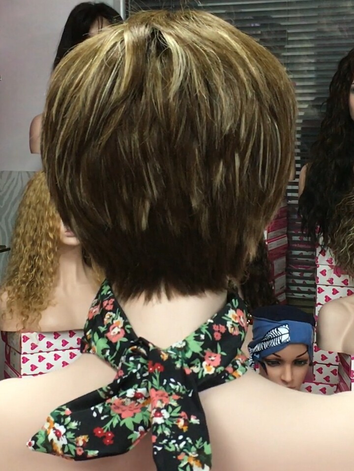 Peluca cabello natural BECK color 5h8h613h5 .confeccionada a maquina