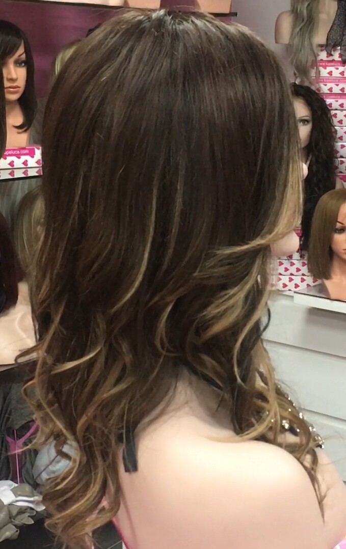 Peluca natural CLARIS- ONDAS color 4T16 Raya de tul transparente efecto piel