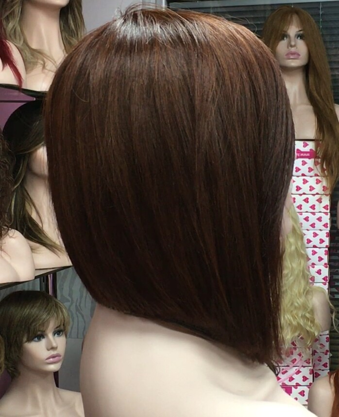 Peluca natural MELANIA conf.maquina color caoba tinte.