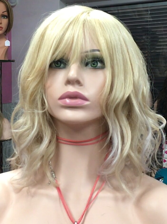 Peluca natural MELANIA ONDAS color 613b confeccionada a maquina