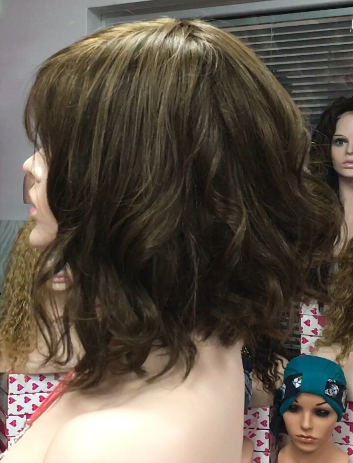 Peluca natural MELANIA ONDAS color 6 confeccionada a maquina