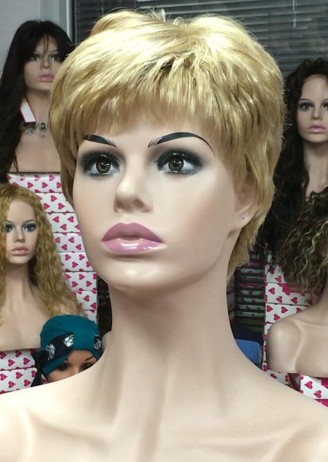 Peluca cabello natural MIA 16h613 confeccionada a maquina