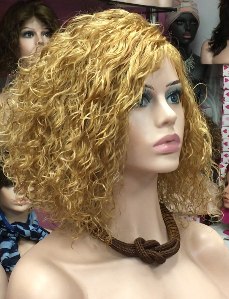 Peluca natural rizada NINA color 27 maquina
