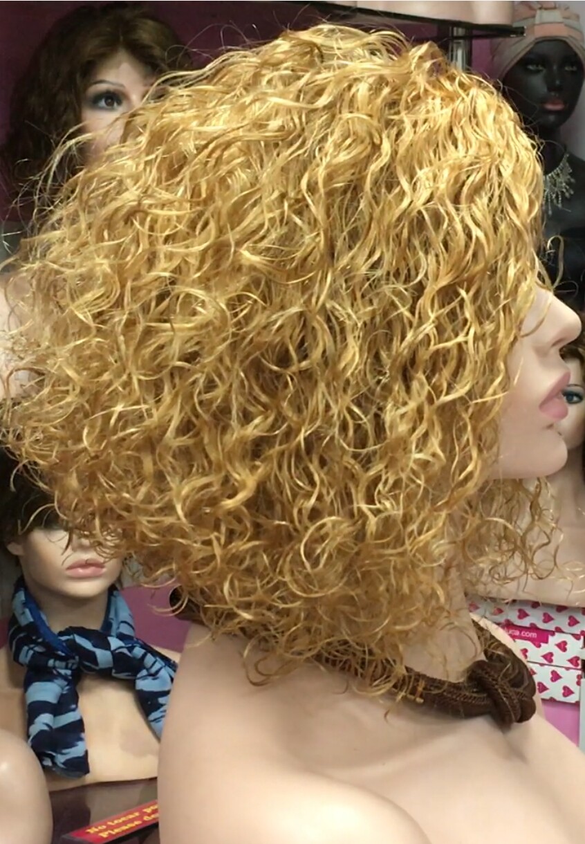 Peluca natural rizada NINA color 27 maquina