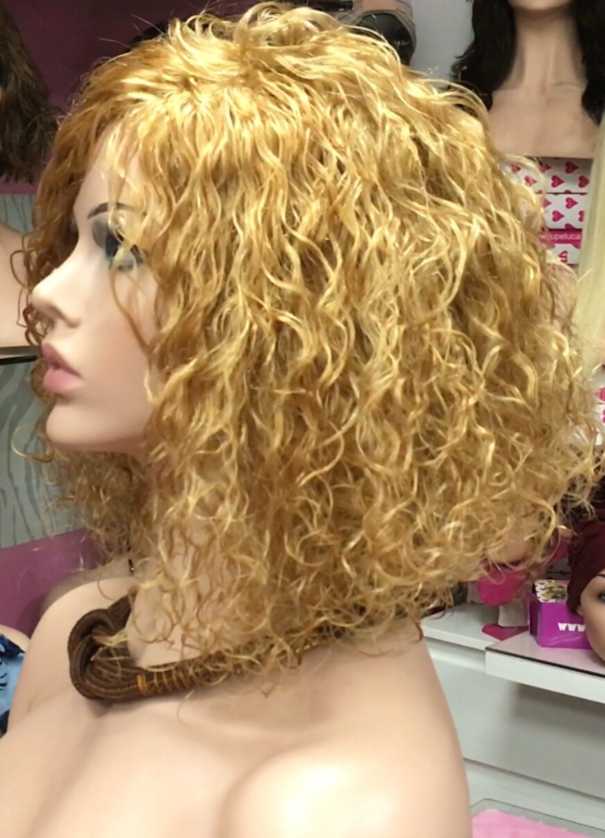 Peluca natural rizada NINA color 27 maquina