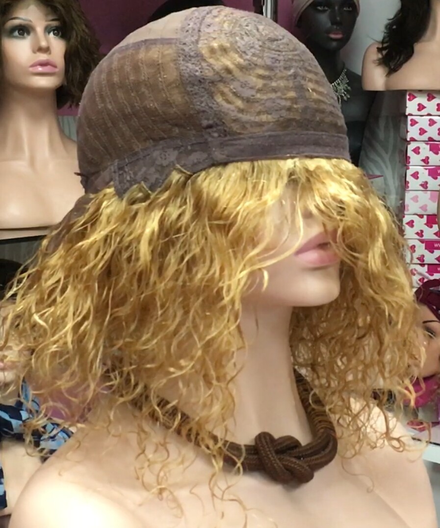 Peluca natural rizada NINA color 27 maquina