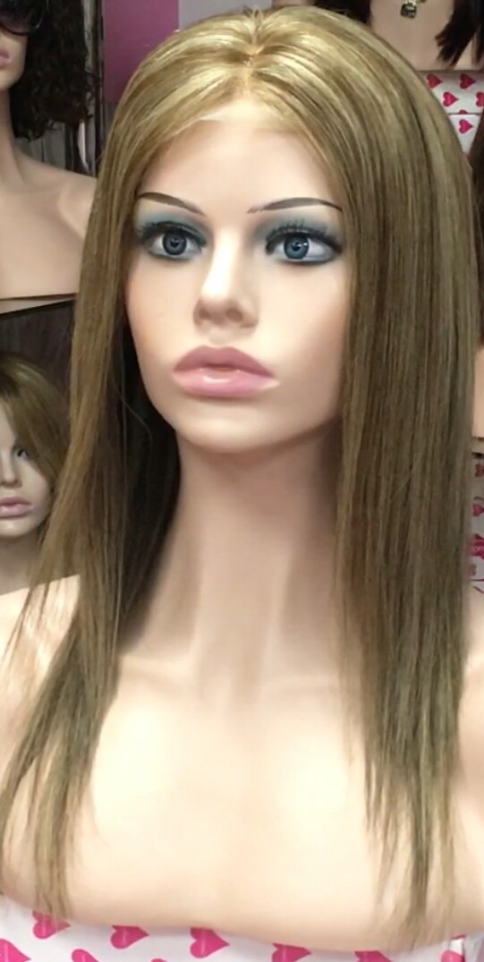 Peluca natural CLARA color 4H18 TOP de TUL transaprente efecto piel